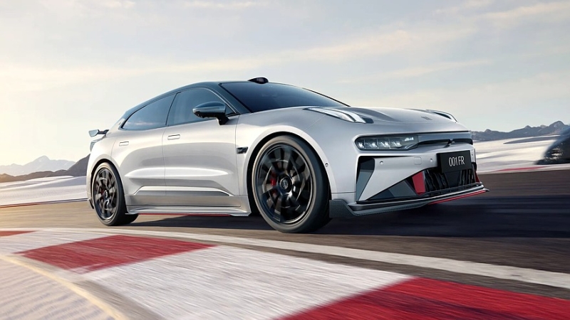 Спортивному лифтбеку Zeekr 001 FR добавят мощности, так как 1265 л.с. уже недостаточно