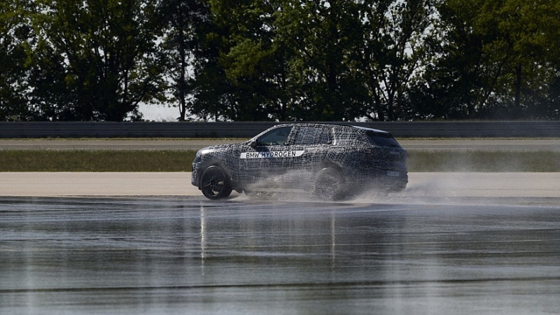 У грядущего кроссовера BMW X5 нового поколения будет пять вариантов «начинки»