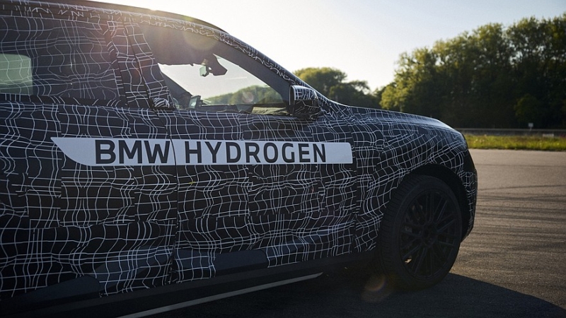 У грядущего кроссовера BMW X5 нового поколения будет пять вариантов «начинки»